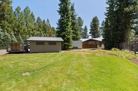 Exterior - 56532 Eclipse Dr, Bend, OR 97707 photo 4 of 18
