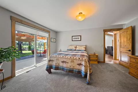 Bedroom - 56532 Eclipse Dr, Bend, OR 97707 photo 2 of 3
