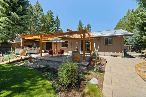 Exterior - 56532 Eclipse Dr, Bend, OR 97707 photo 7 of 18