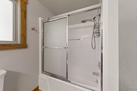 Bath - 56532 Eclipse Dr, Bend, OR 97707 photo 4 of 4