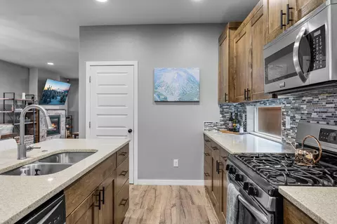Kitchen - 20475 Del Coco Ct, Bend, OR 97702 photo 3 of 3