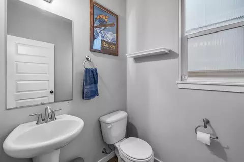 Bath - 20475 Del Coco Ct, Bend, OR 97702 photo 1 of 3