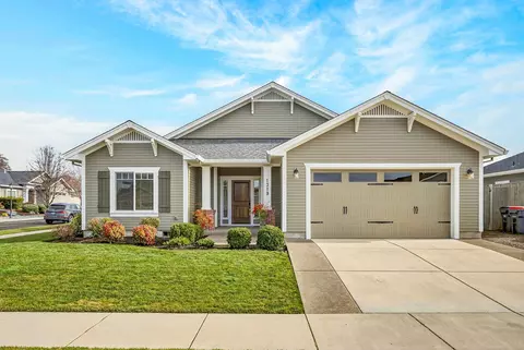 1319 Utah Dr, Medford, OR 97504