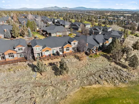 View/Area - 8524 Forest Ridge Loop, Redmond, OR 97756 photo 3 of 23
