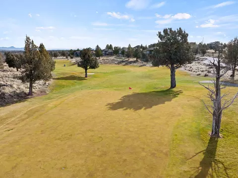 View/Area - 8524 Forest Ridge Loop, Redmond, OR 97756 photo 5 of 23