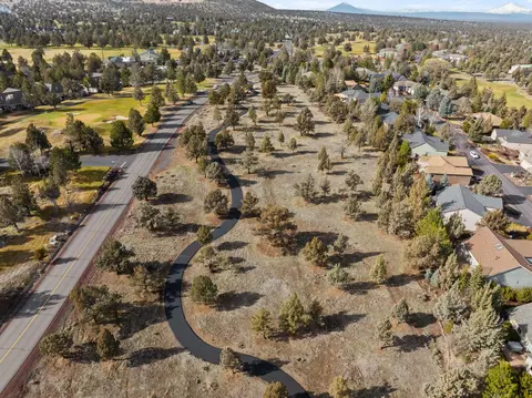 View/Area - 8524 Forest Ridge Loop, Redmond, OR 97756 photo 16 of 23