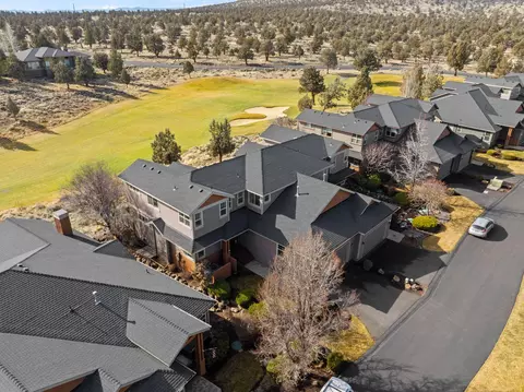 View/Area - 8524 Forest Ridge Loop, Redmond, OR 97756 photo 2 of 23