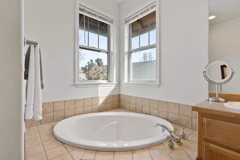 Bath - 8524 Forest Ridge Loop, Redmond, OR 97756 photo 2 of 6
