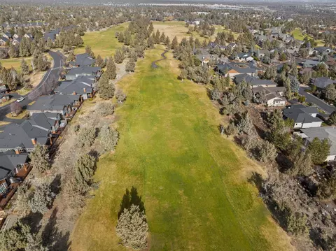 View/Area - 8524 Forest Ridge Loop, Redmond, OR 97756 photo 4 of 23