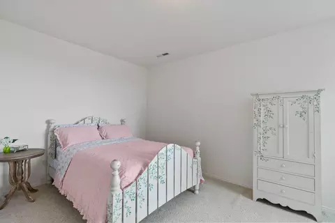 Bedroom - 8524 Forest Ridge Loop, Redmond, OR 97756 photo 5 of 6