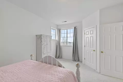 Bedroom - 8524 Forest Ridge Loop, Redmond, OR 97756 photo 6 of 6