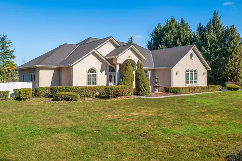 294 Valle Vista Dr, Grants Pass, OR 97527