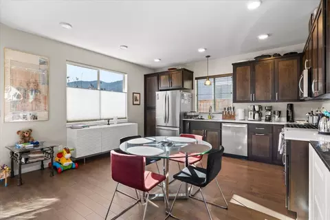 Kitchen - 47 William Way, Talent, OR 97540 photo 3 of 4
