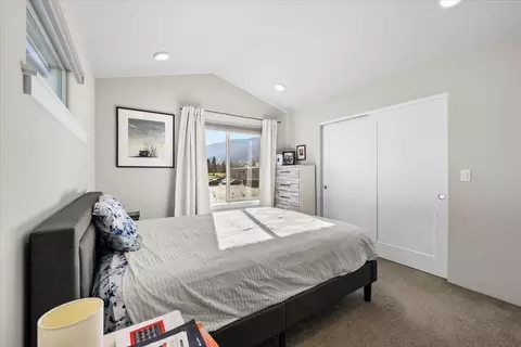 Bedroom - 47 William Way, Talent, OR 97540 photo 1 of 2