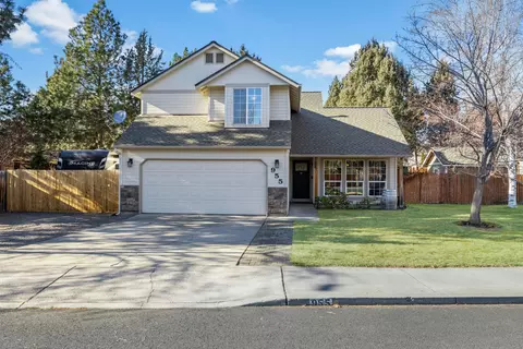 955 NE Locksley Dr, Bend, OR 97701