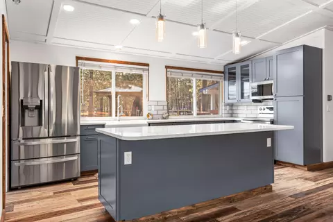 Kitchen - 15218 Ponderosa Loop, La Pine, OR 97739 photo 1 of 6