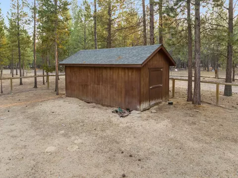 Exterior - 15218 Ponderosa Loop, La Pine, OR 97739 photo 6 of 8