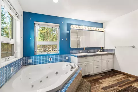 Bath - 15218 Ponderosa Loop, La Pine, OR 97739 photo 2 of 2