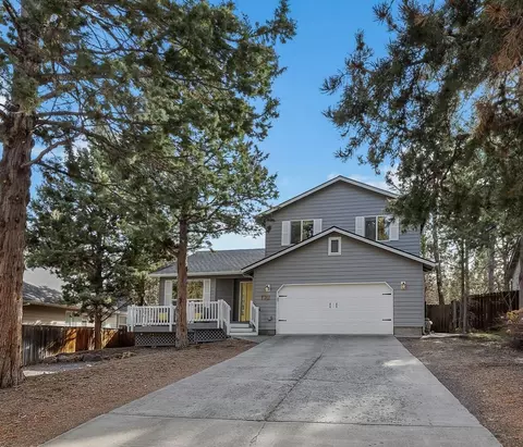1761 SE Ironwood Ct, Bend, OR 97702