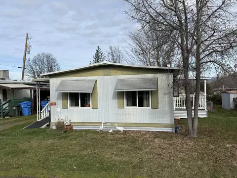 421 Stevens Rd UNIT 20, Eagle Point, OR 97524 photo 3
