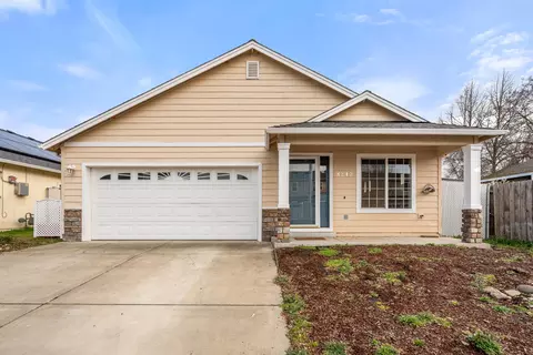 8212 Kestrel Way, White City, OR 97503