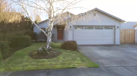 2131 SW Judy Ln, Grants Pass, OR 97526