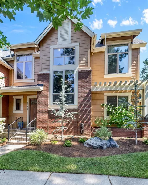 2543 NW Crossing Dr, Bend, OR 97703