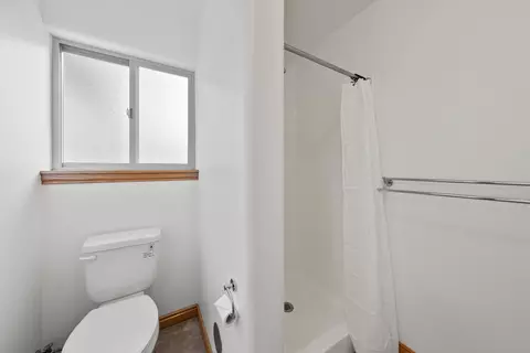 Bath - 52975 Riverview Dr, La Pine, OR 97739 photo 1 of 7