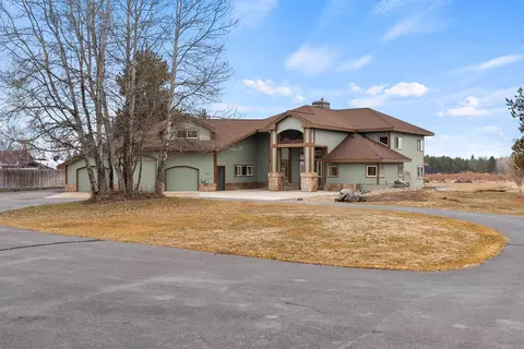 Exterior - 52975 Riverview Dr, La Pine, OR 97739 photo 7 of 18