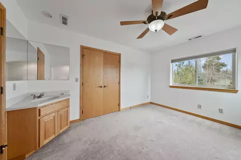 Bedroom - 52975 Riverview Dr, La Pine, OR 97739 photo 7 of 9