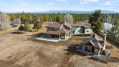 Exterior - 52975 Riverview Dr, La Pine, OR 97739 photo 1 of 18