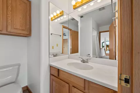 Bath - 52975 Riverview Dr, La Pine, OR 97739 photo 7 of 7