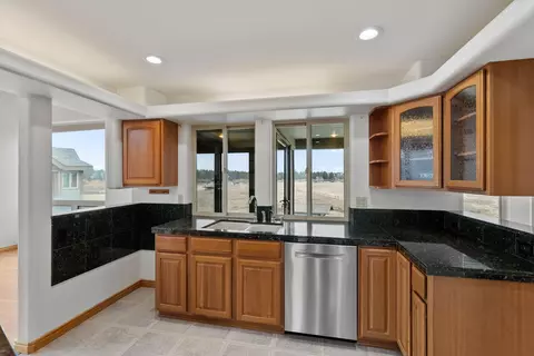 Kitchen - 52975 Riverview Dr, La Pine, OR 97739 photo 3 of 4