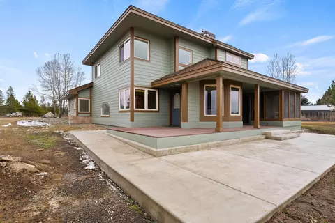 Exterior - 52975 Riverview Dr, La Pine, OR 97739 photo 14 of 18