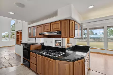 Kitchen - 52975 Riverview Dr, La Pine, OR 97739 photo 4 of 4