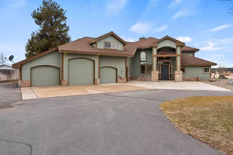 Exterior - 52975 Riverview Dr, La Pine, OR 97739 photo 6 of 18
