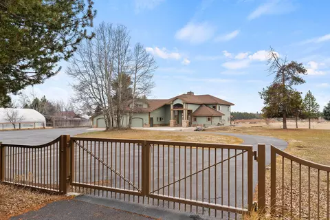 Exterior - 52975 Riverview Dr, La Pine, OR 97739 photo 3 of 18