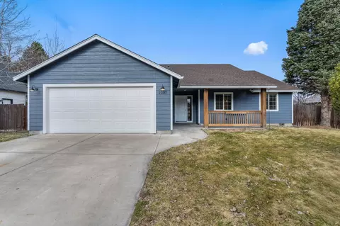 2237 SW Metolius Ave, Redmond, OR 97756