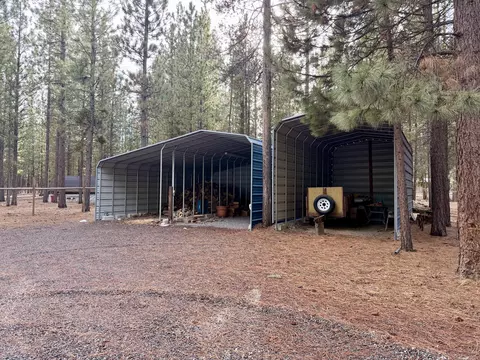 52141 Foxtail Rd, La Pine, OR 97739 photo 2