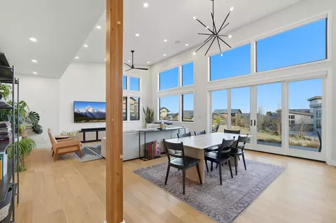 Dining - 19170 Gateway Loop, Bend, OR 97702 photo 1 of 1