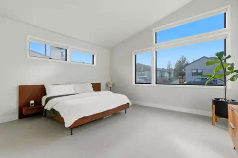 Bedroom - 19170 Gateway Loop, Bend, OR 97702 photo 1 of 6
