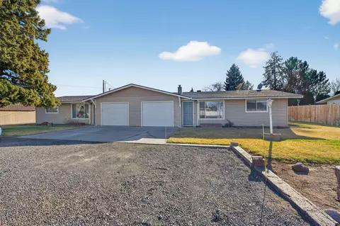 2412 SW Wickiup Ave, Redmond, OR 97756