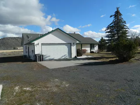 7531 Roberta Dr, Klamath Falls, OR 97603