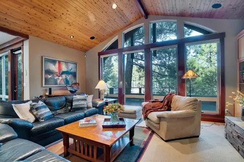 Living - 60786 Currant Way, Bend, OR 97702 photo 3 of 4