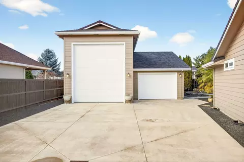 Other - 959 Pumpkin Ridge Dr, Eagle Point, OR 97524 photo 9 of 12
