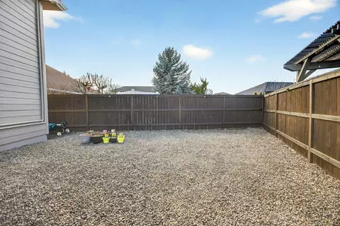 Exterior - 959 Pumpkin Ridge Dr, Eagle Point, OR 97524 photo 13 of 14