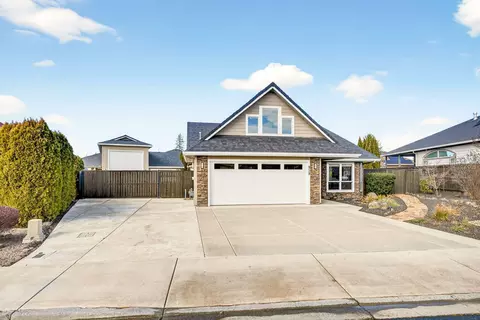 959 Pumpkin Ridge Dr, Eagle Point, OR 97524