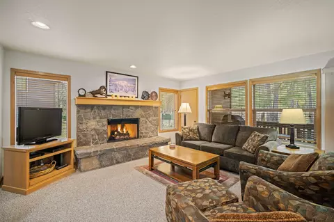 57383 Beaver Ridge Loop #35D, Sunriver, OR 97707