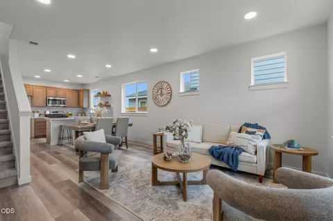 Living - 21537 NE Gather Pl, Bend, OR 97701 photo 2 of 2