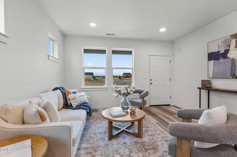 Living - 21537 NE Gather Pl, Bend, OR 97701 photo 1 of 2